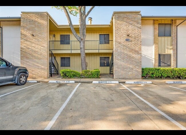 Building Photo - 5705 Harvest Hill Rd