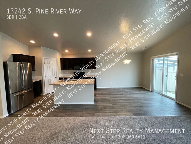 Building Photo - 13242 S Pine River Way