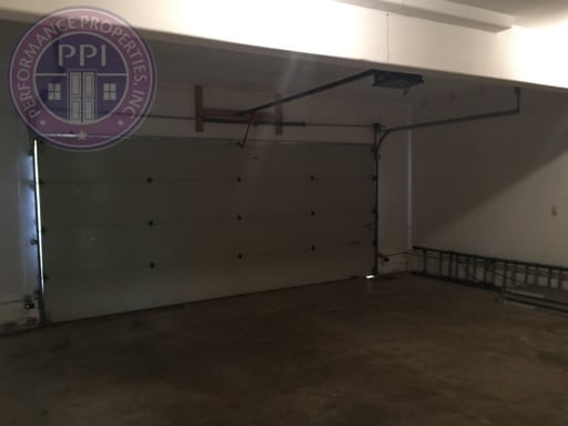 Building Photo - Oregon City Two Level Home with Large Backyard Pet Welcome