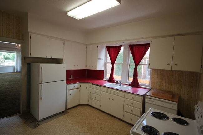 Building Photo - Beautiful 2 Bedroom Home Near BYU