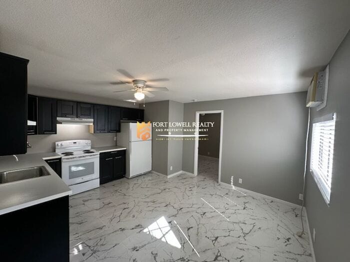 Building Photo - 2632 N 29th Pl