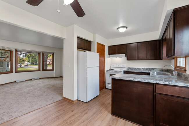 Kitchen - 2827 E Grange Ave