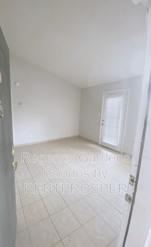 Building Photo - 4225 Thornbriar Ln