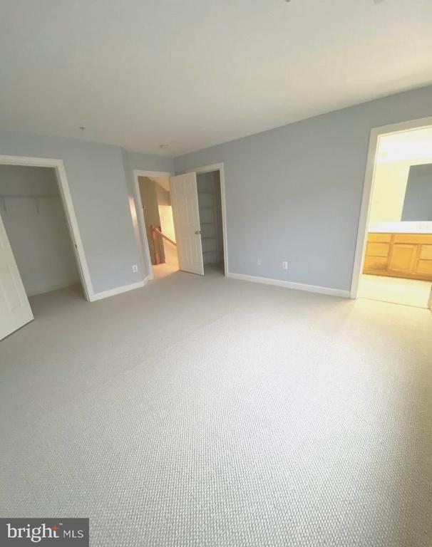 Building Photo - 8181 Skelton Cir