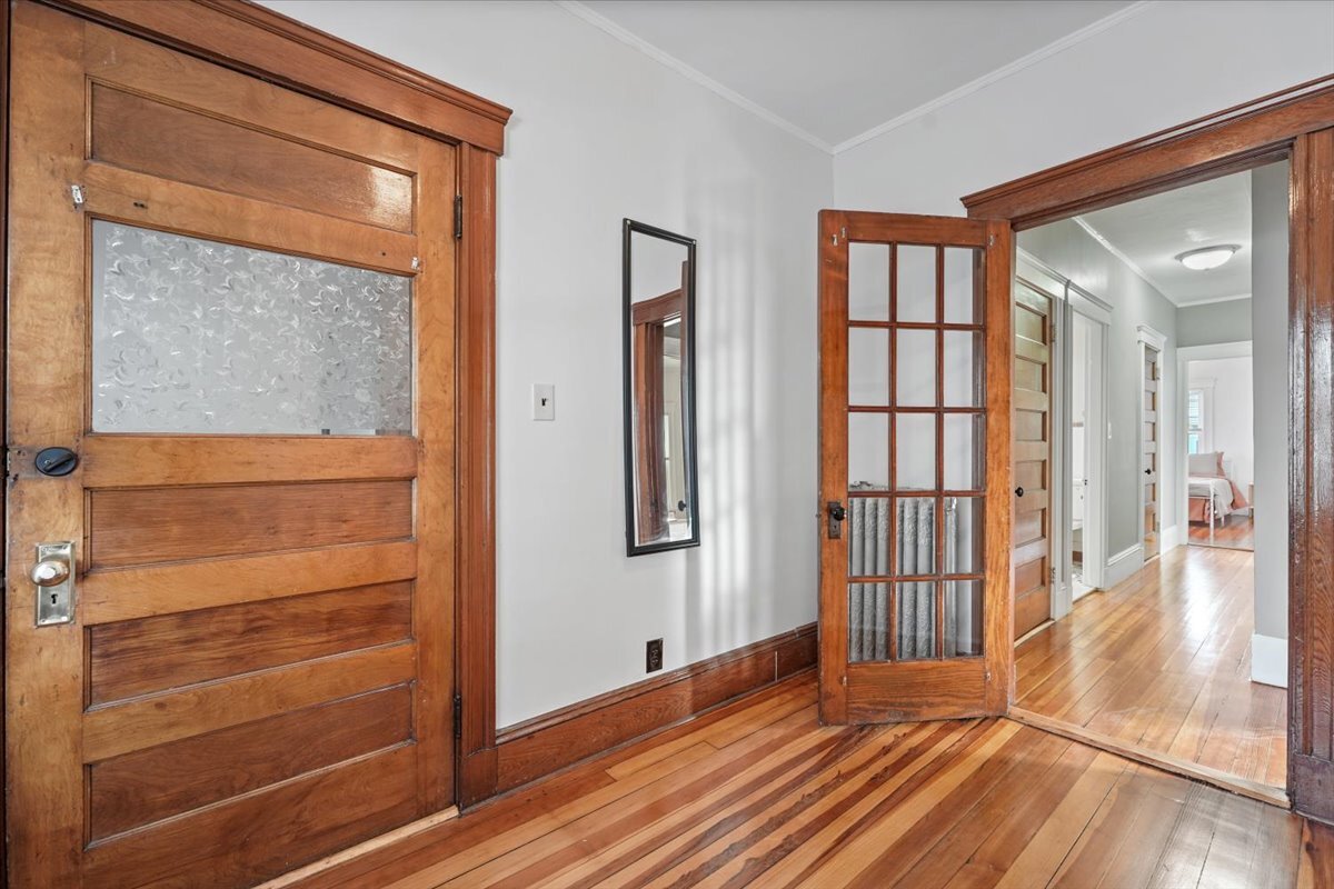 Building Photo - 9 Wilshire St