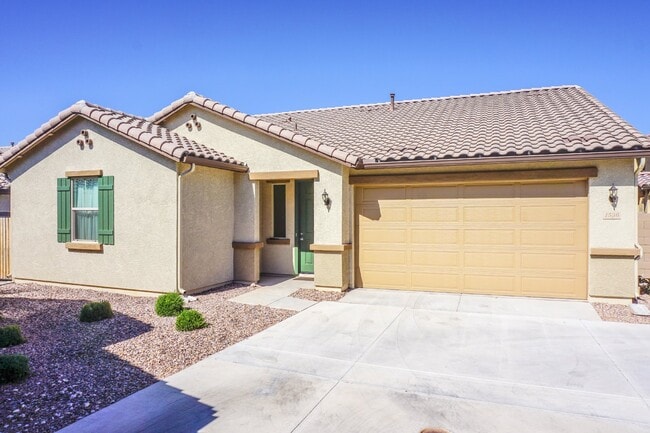 Primary Photo - "Charming 3-Bed Oasis with Modern Comfort ...