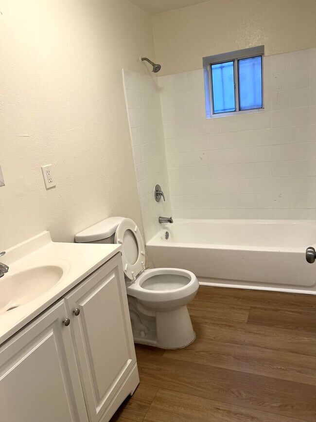 Building Photo - 227-229 E 78th St