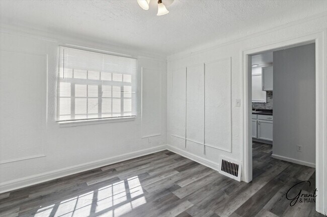 Building Photo - #1300 3 bedrooms
