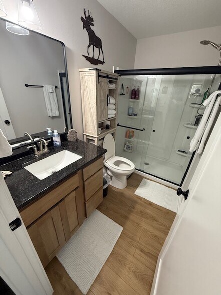 Building Photo - 104 E Madison Dr