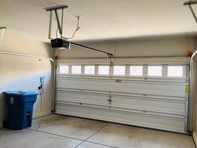 Building Photo - 4 BEDROOMS IN HIGHLANDS RANCH!!!