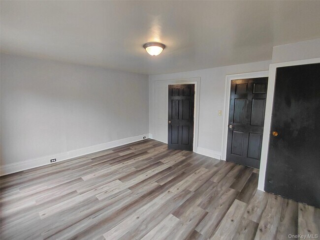 Building Photo - 87 W Pierpont St