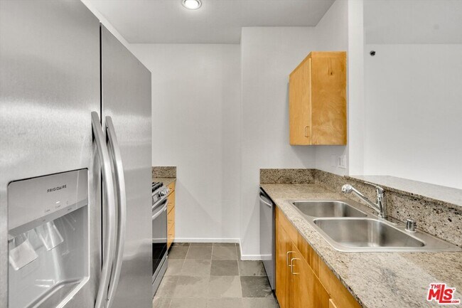 Building Photo - 11960 Iowa Ave