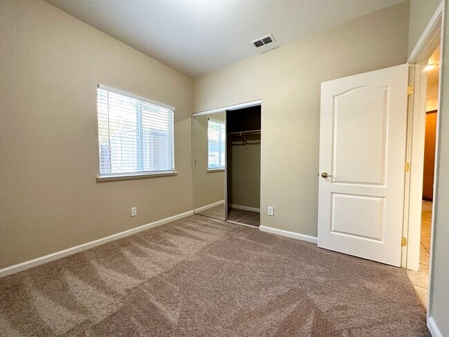 Building Photo - Beautifully Updated 3-Bedroom, 2-Bath Home...