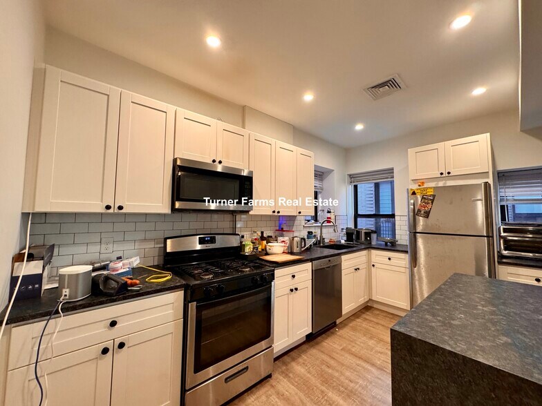 Building Photo - 1516 Tremont St