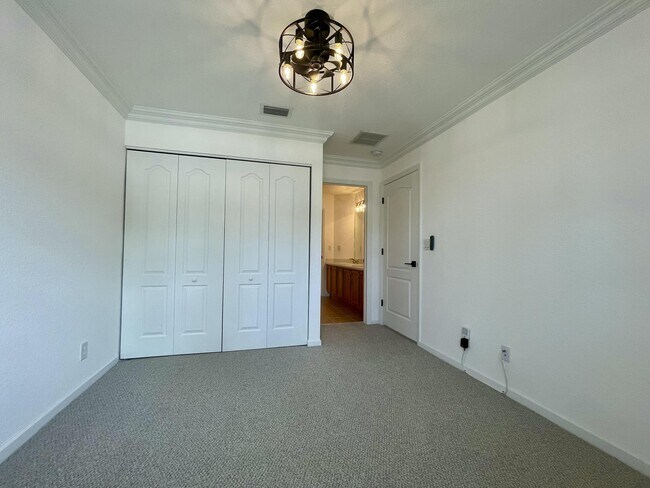 Building Photo - 110 Newberry Ln