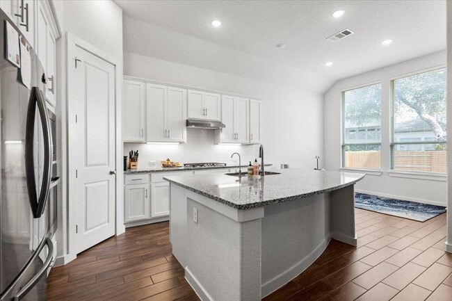 Building Photo - 849 Whitetail Dr