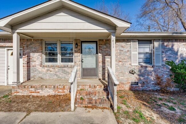 Building Photo - Updated 3/1 in Blythewood!