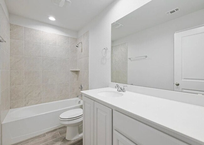 Building Photo - Charming 3BR House in Crowley