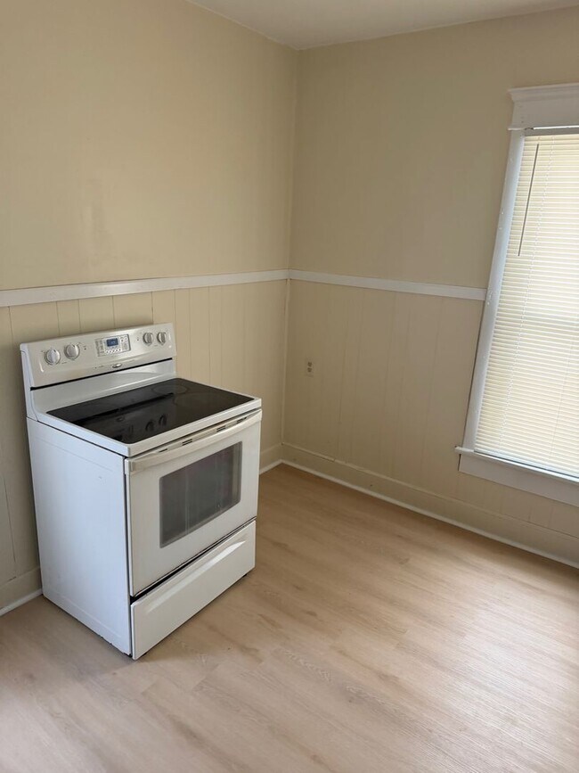 Building Photo - 149-151 2nd St SW