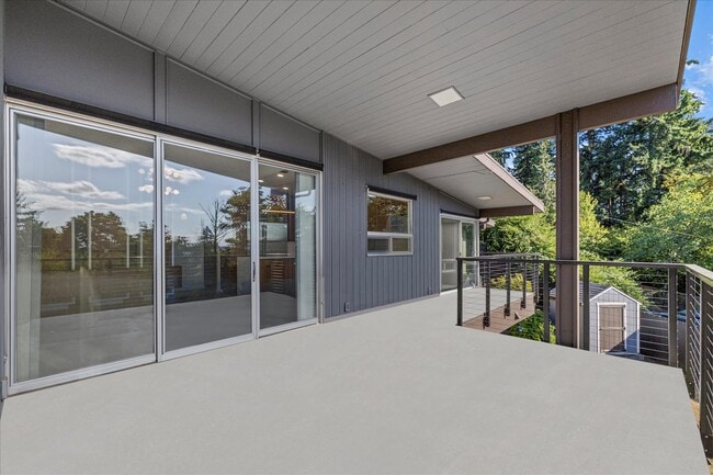 Building Photo - 9 Maple Ln