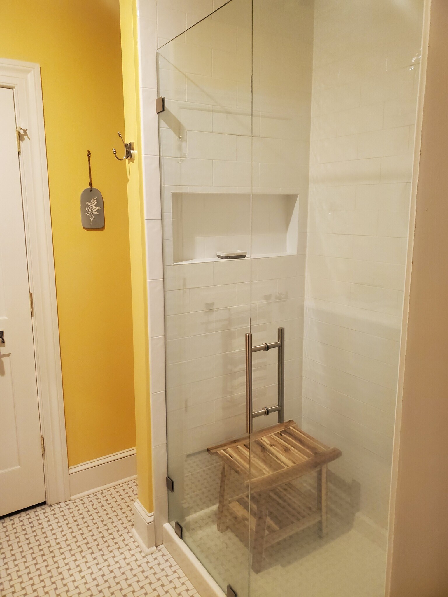 Walk-in shower - 1018 W 45th St