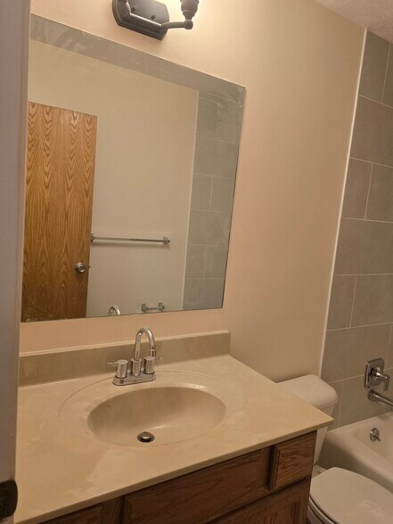 Building Photo - 941 Wittenberg Dr