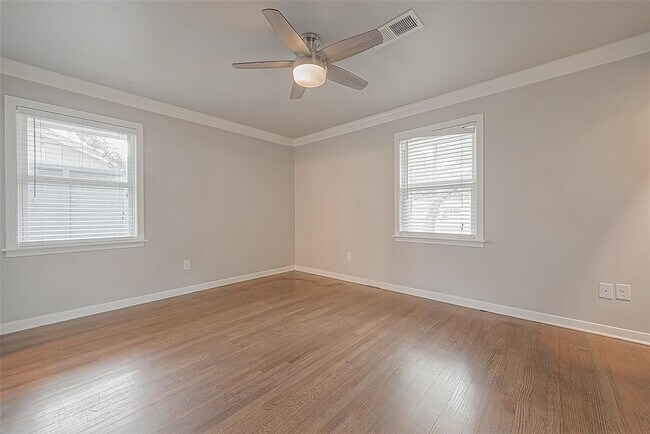 Building Photo - 5238 Beechnut St