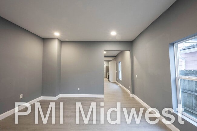 Building Photo - 119 N Colorado Ave