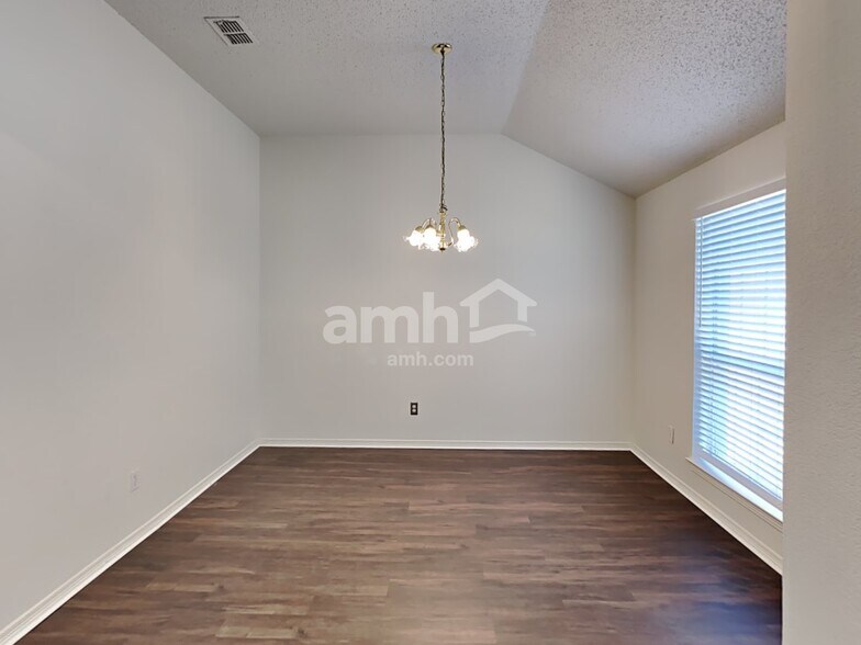 Building Photo - 6024 Silkcrest Trail