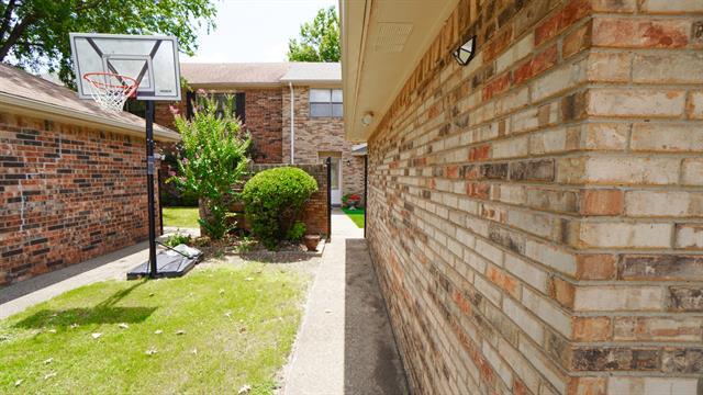 Building Photo - 720 Pebble Beach Dr