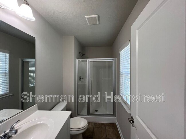 Building Photo - 660 Dobhill Ln