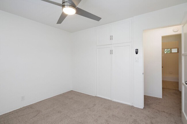 Building Photo - Beautiful 2 Bedroom in La Jolla Village wi...