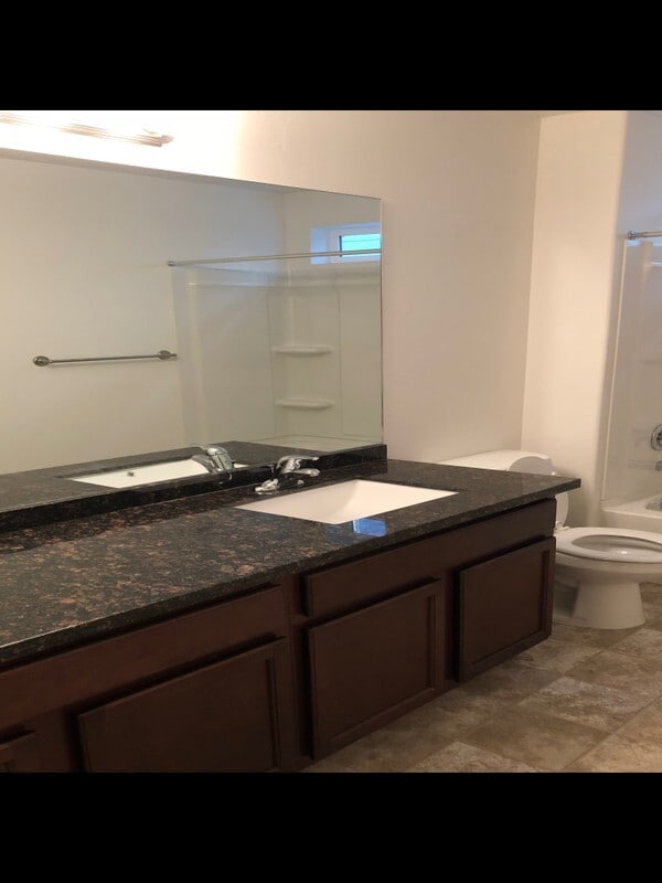 Building Photo - 149 E 460 N