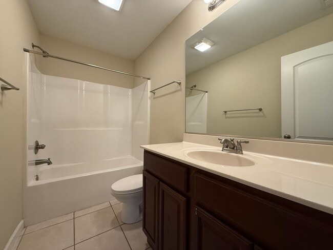 Building Photo - 290 Janet Ave