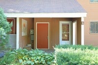 Building Photo - 12 Streamside Rd