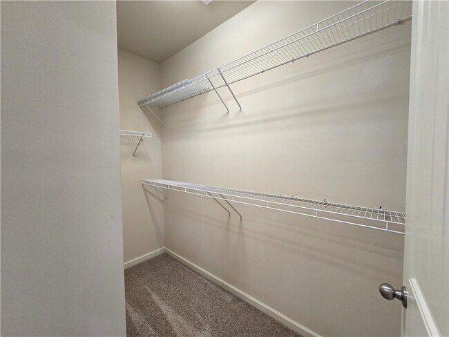 Building Photo - 1043 Blind Brook Cir