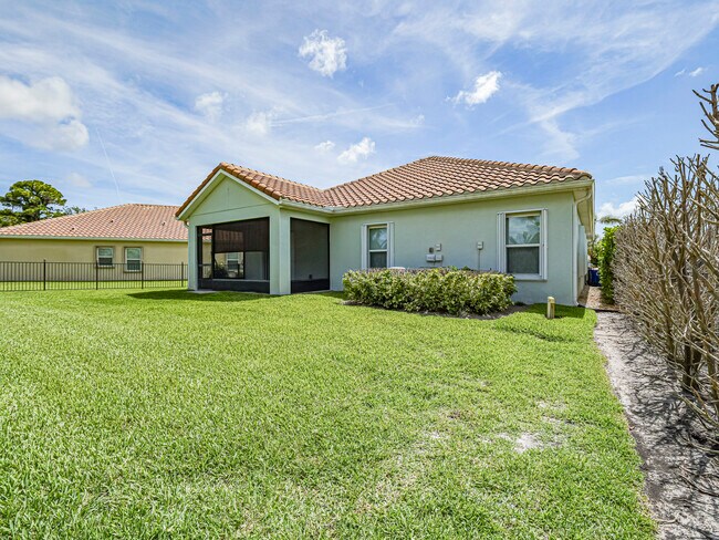 Building Photo - 1821 Berkshire Cir SW