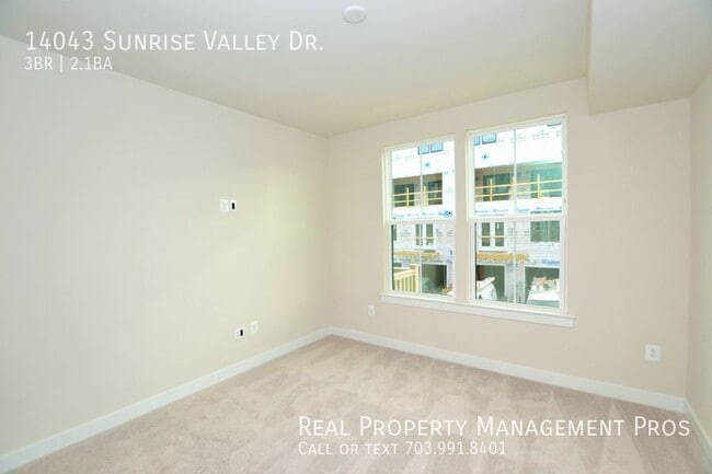 Building Photo - 14043 Sunrise Valley Dr