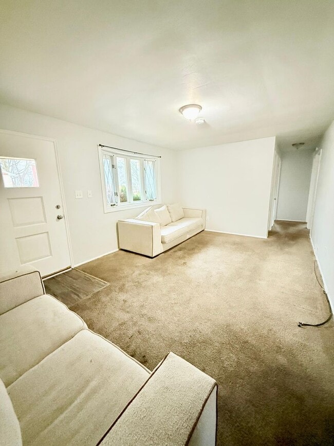 Building Photo - Beautiful Newly Renovated 3bd 1 bath Home in Penn Hills