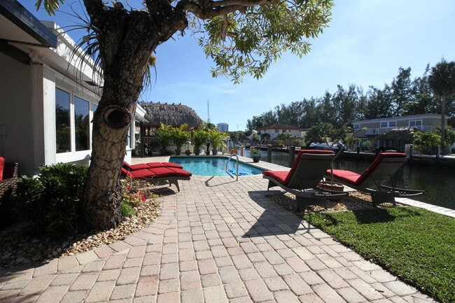 Building Photo - 2548 SE 14th St