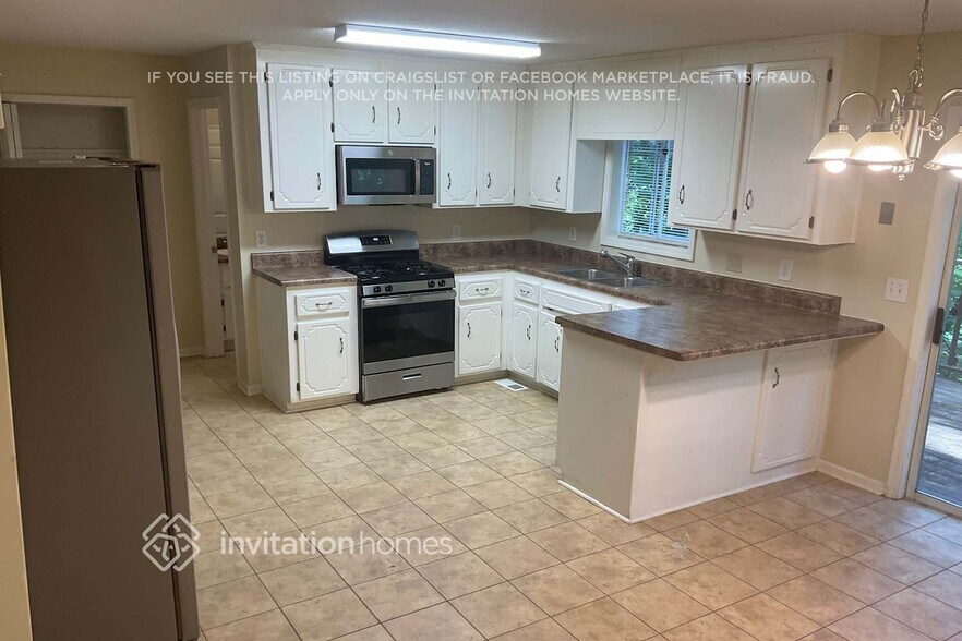 Building Photo - 608 Caliber Ct
