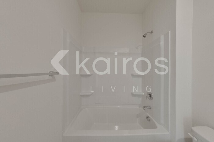 Building Photo - 4274 Scenic Dr SE