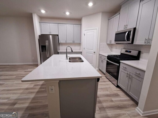 Building Photo - 6025 White Sycamore Pl