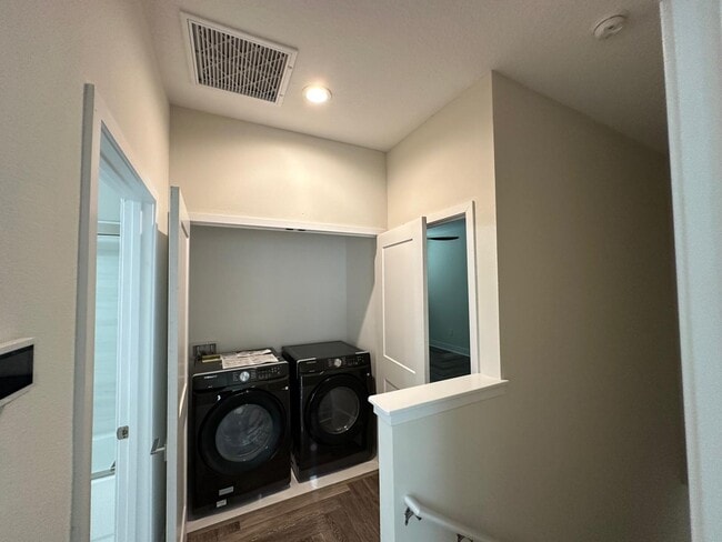 Building Photo - 142-837 Calla Terrace N