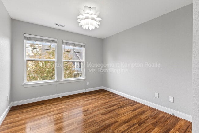 Building Photo - 611 Vero Street