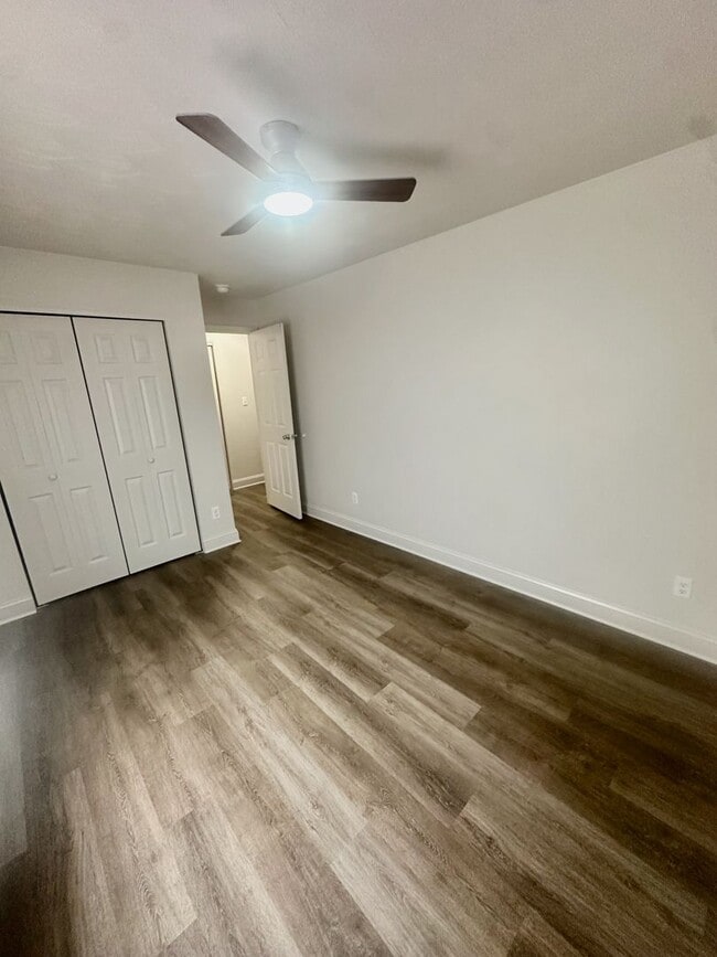 Building Photo - 1606 Parks Ave