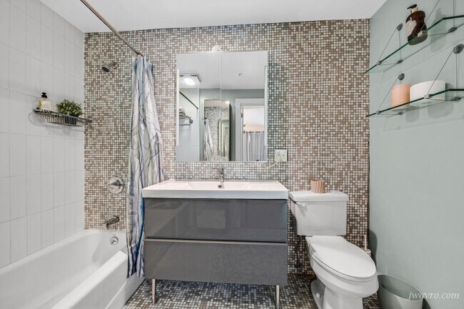 Building Photo - 68 Harriet St