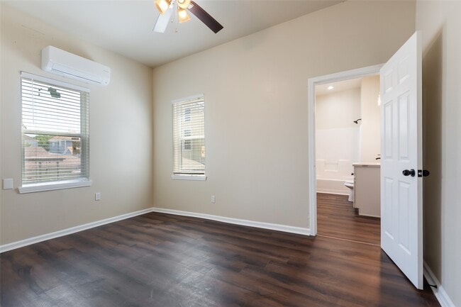 Building Photo - 2127 Avenue O