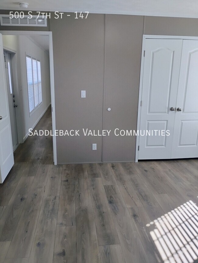 Building Photo - 500 S 7th St