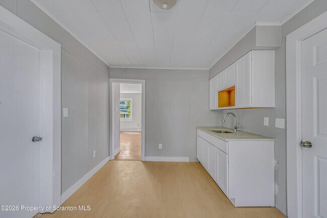Building Photo - 958 Ridge Ave
